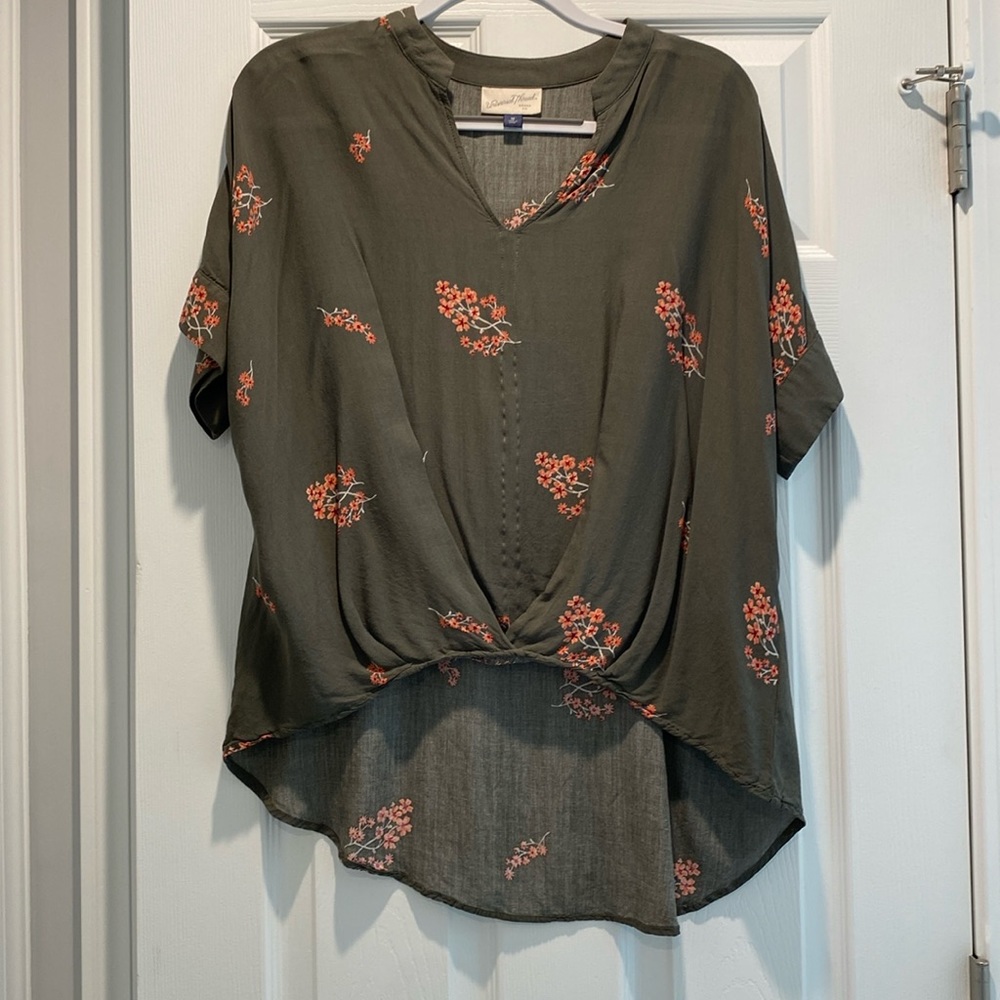 Universal thread, cherry blossom top